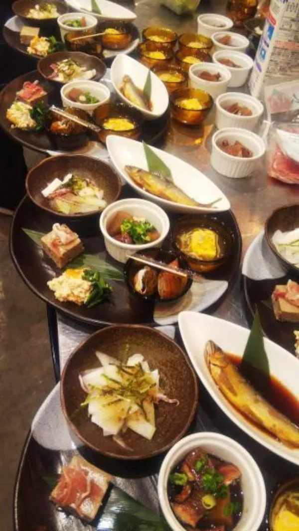 CALMはお酒だけじゃなくて料理も楽しめる店！！